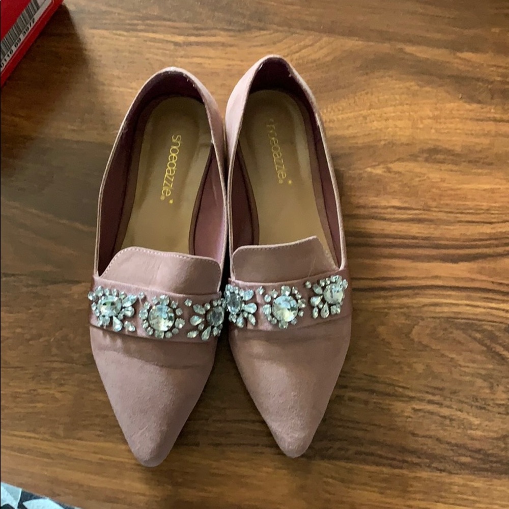 Flats - Picture 2 of 3
